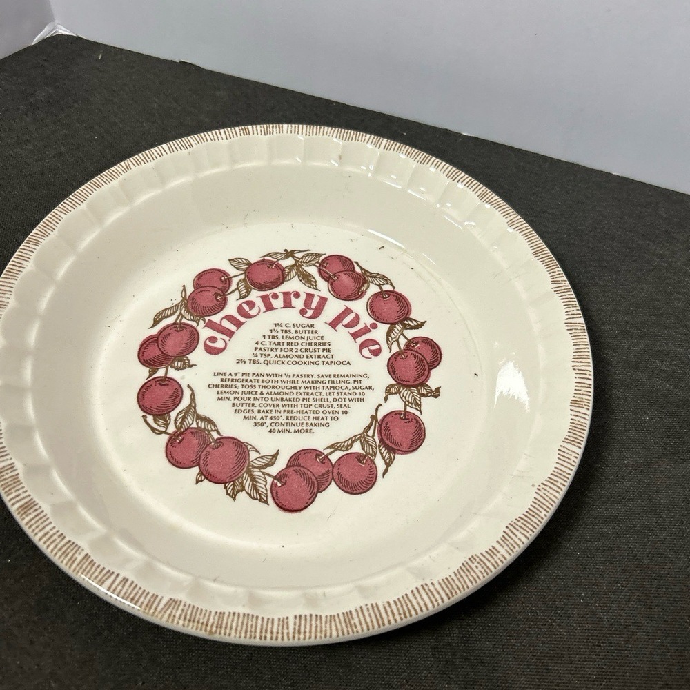 Royal China Vintage Ceramic Cherry Recipe Pie Plate‎ 10.5 Inch Farmhouse